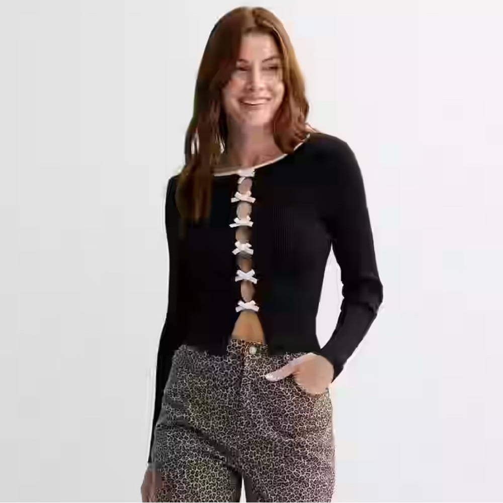 🌺HARPER & IVY CROPPED BLACK AND WHITE BOW SWEATER SIZE XS🌺